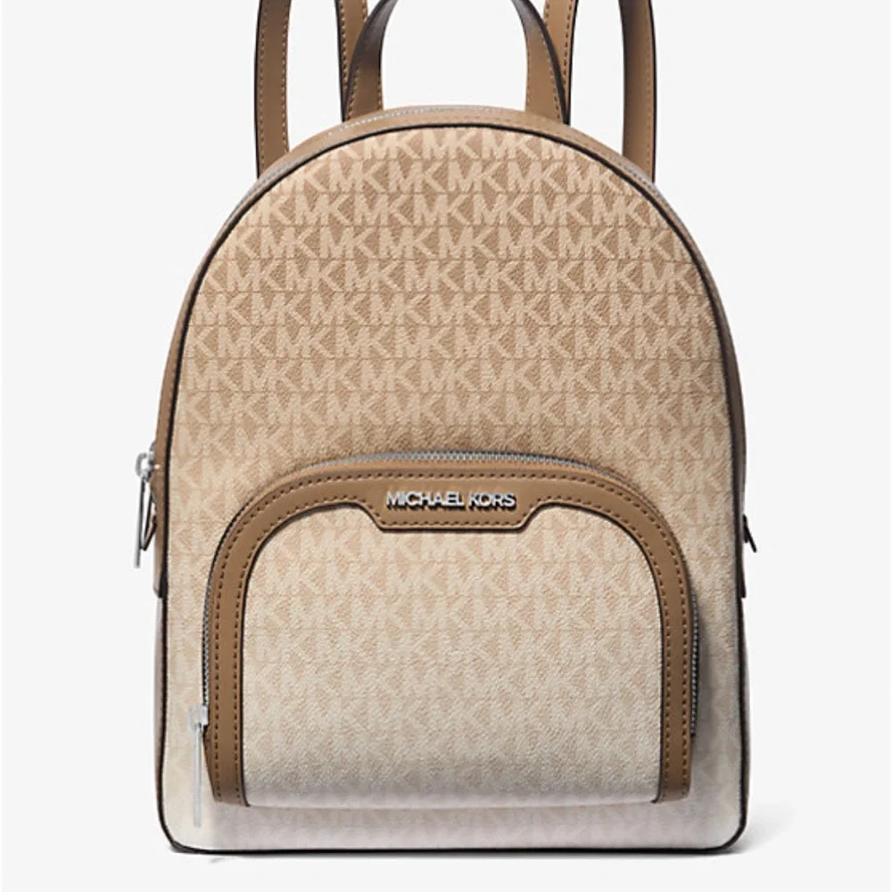 MICHAEL KORS Jaycee Medium Ombré Signature Logo Backpack
Husk
NWT - Picture 2 of 16